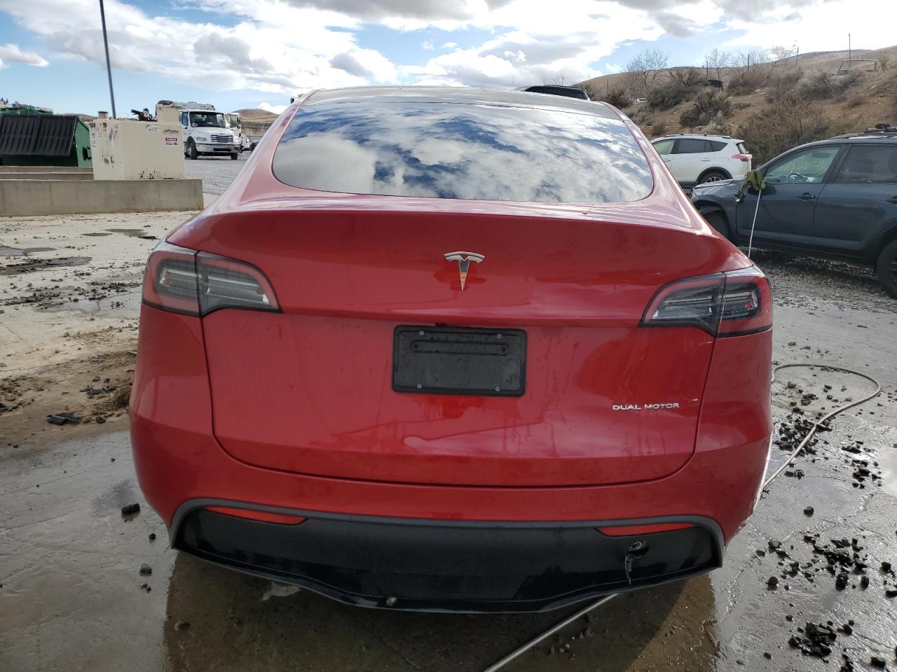 2022 TESLA MODEL Y  VIN:7SAYGDEE5NF384606