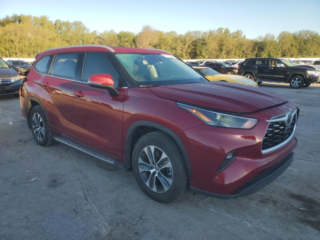 2022 TOYOTA HIGHLANDER XLE VIN:5TDGZRAH0NS560800