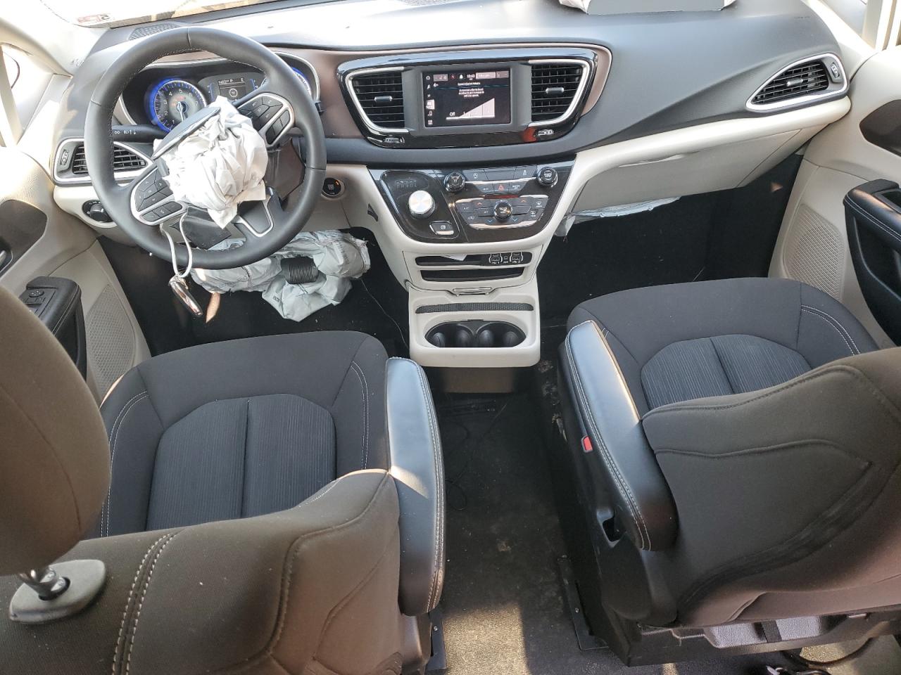 2022 CHRYSLER VOYAGER LX VIN:2C4RC1CG0NR163421