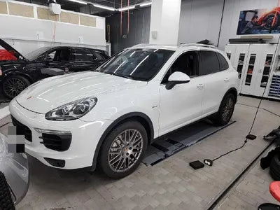 2015 Porsche Cayenne VIN: