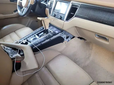 2014 Porsche Macan VIN: