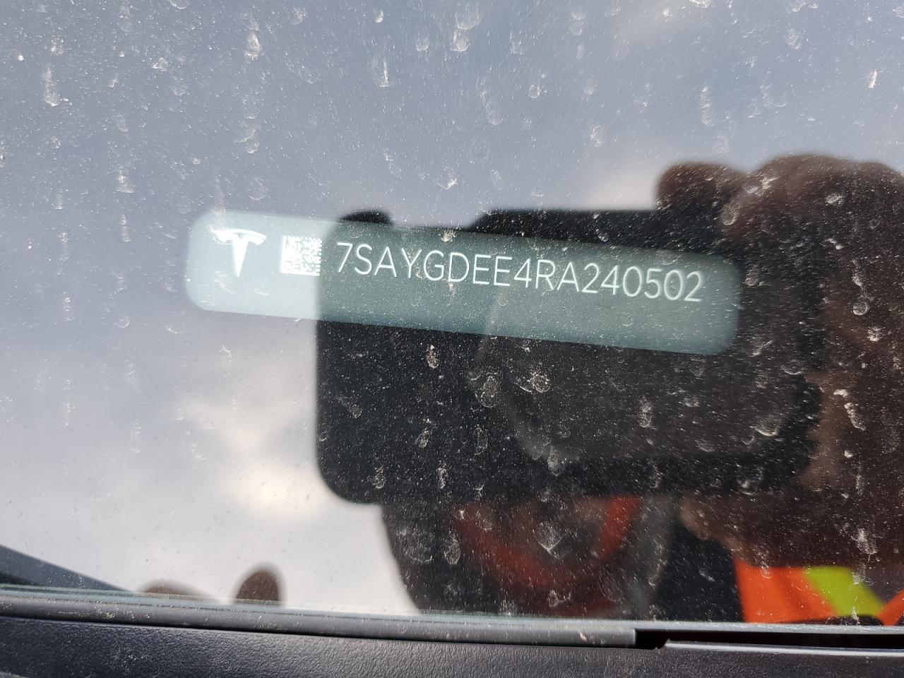 2024 TESLA MODEL Y  VIN:7SAYGDEE4RA240502
