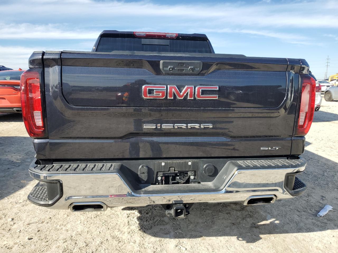 2022 GMC SIERRA K1500 SLT VIN:1GTUUDED1NZ645588