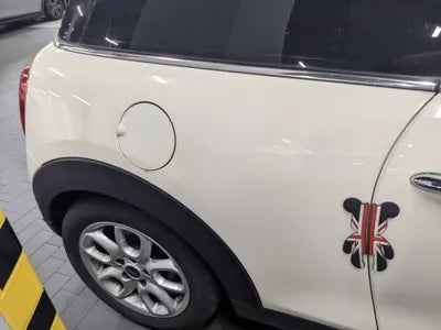 2021 MINI Cooper VIN: