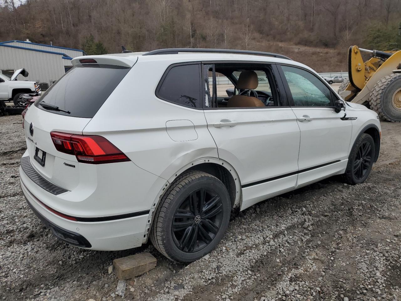 2022 VOLKSWAGEN TIGUAN SE R-LINE BLACK VIN:3VV8B7AX8NM072183