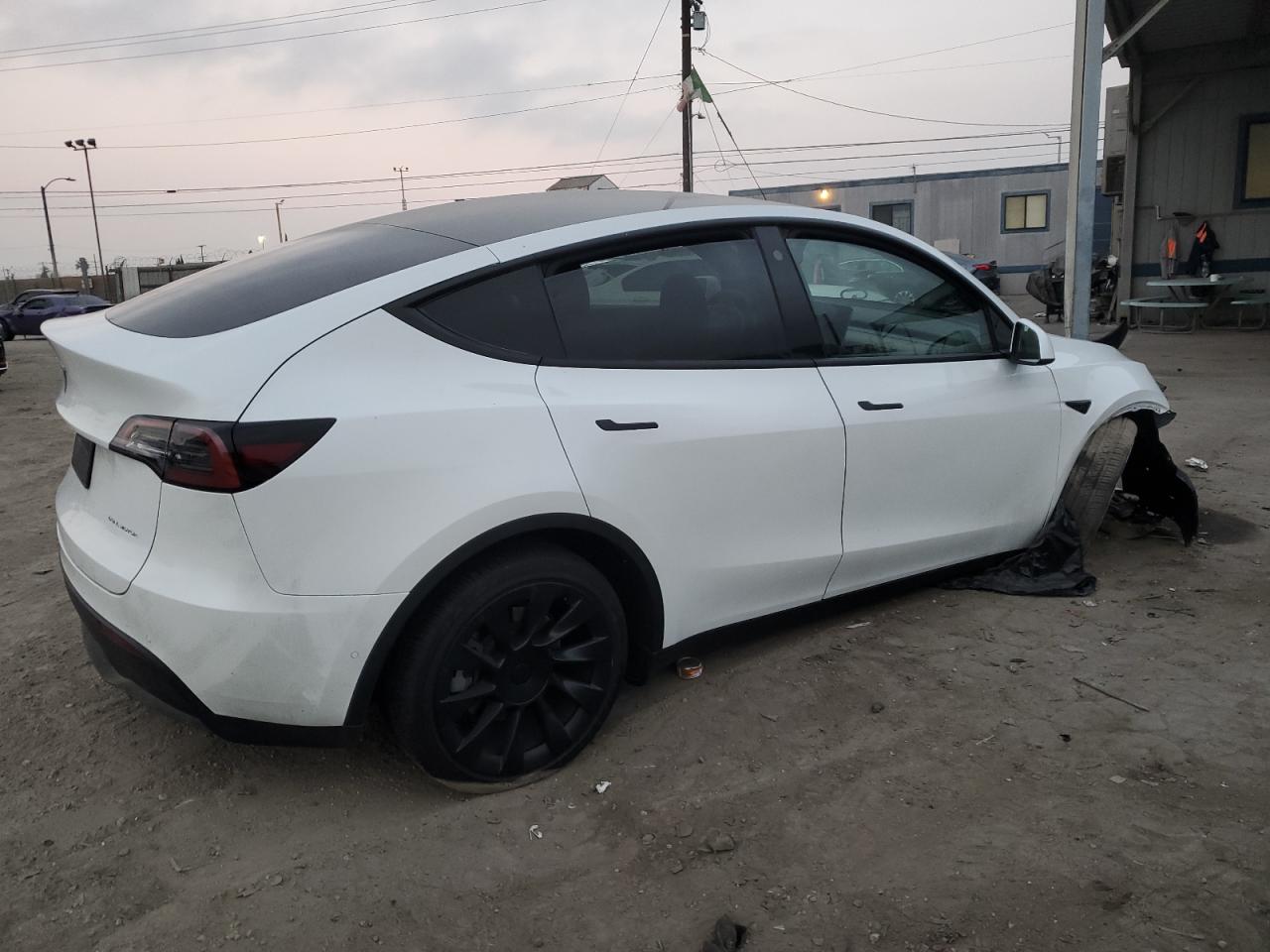 2022 TESLA MODEL Y  VIN:7SAYGDEE5NF370687