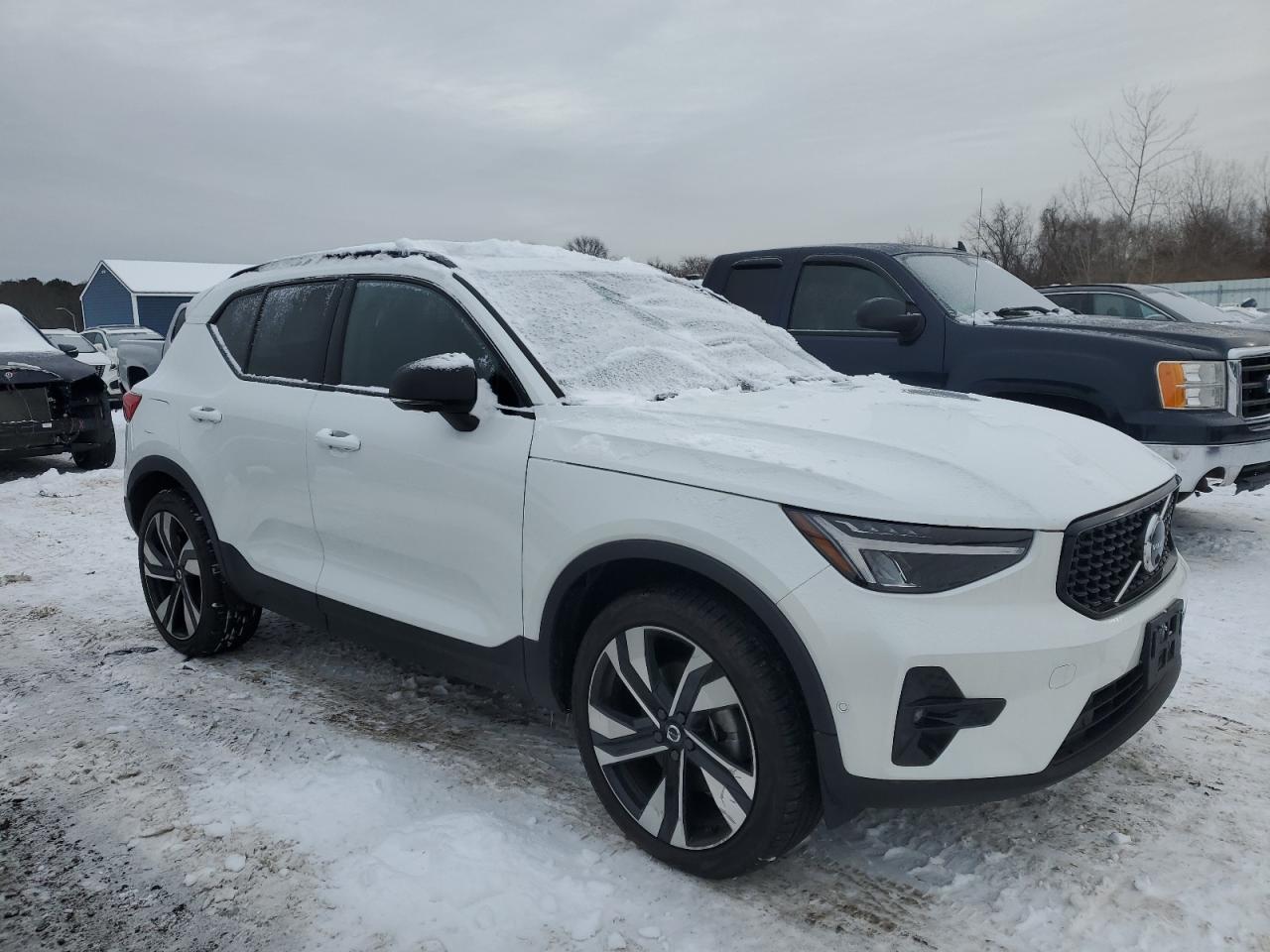 2023 VOLVO XC40 PLUS VIN:YV4L12UW2P2083723