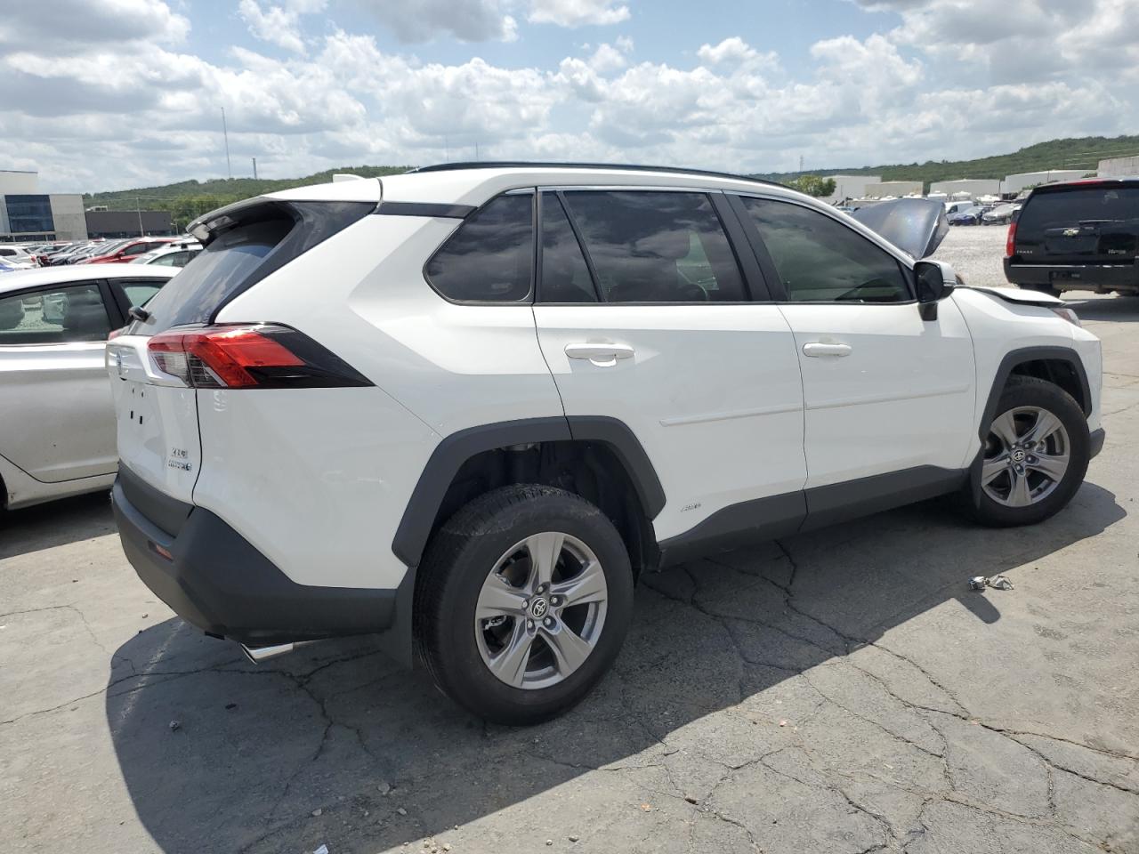 2024 TOYOTA RAV4 XLE VIN:JTMRWRFV7RD240245
