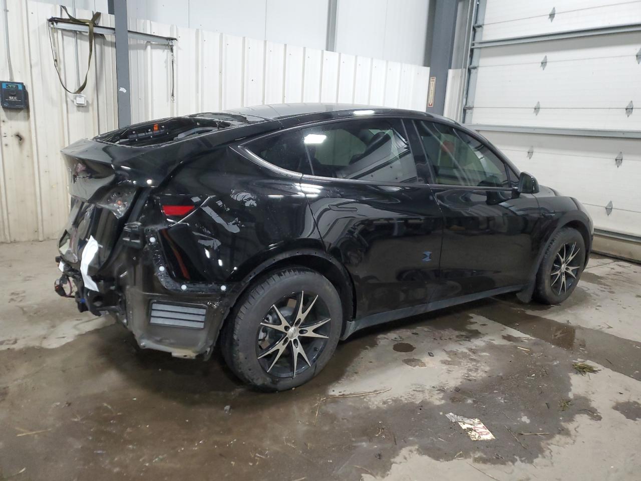 2023 TESLA MODEL Y  VIN:7SAYGDEE8PA161640
