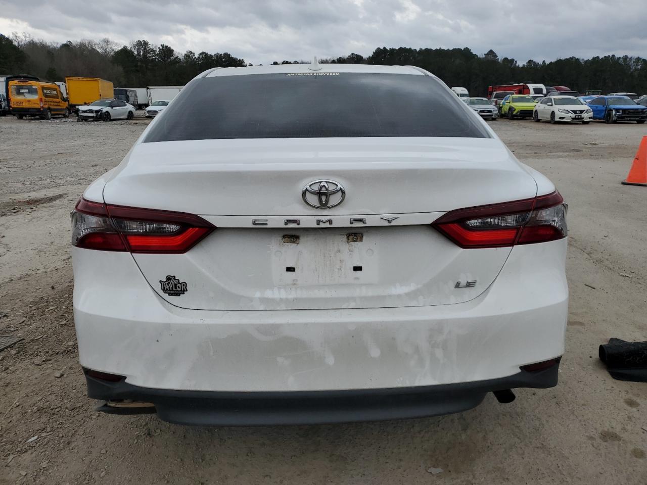 2022 TOYOTA CAMRY LE VIN:4T1R11AKXNU672136