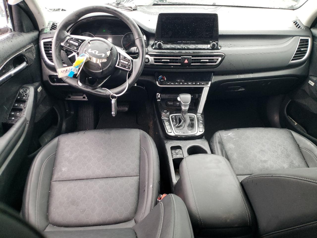 2023 KIA SELTOS SX VIN:KNDETCA28P7357569