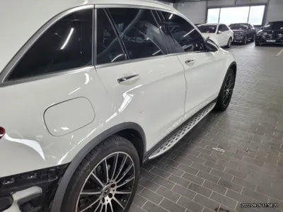 2019 Mercedes-Benz GLC 300 VIN: