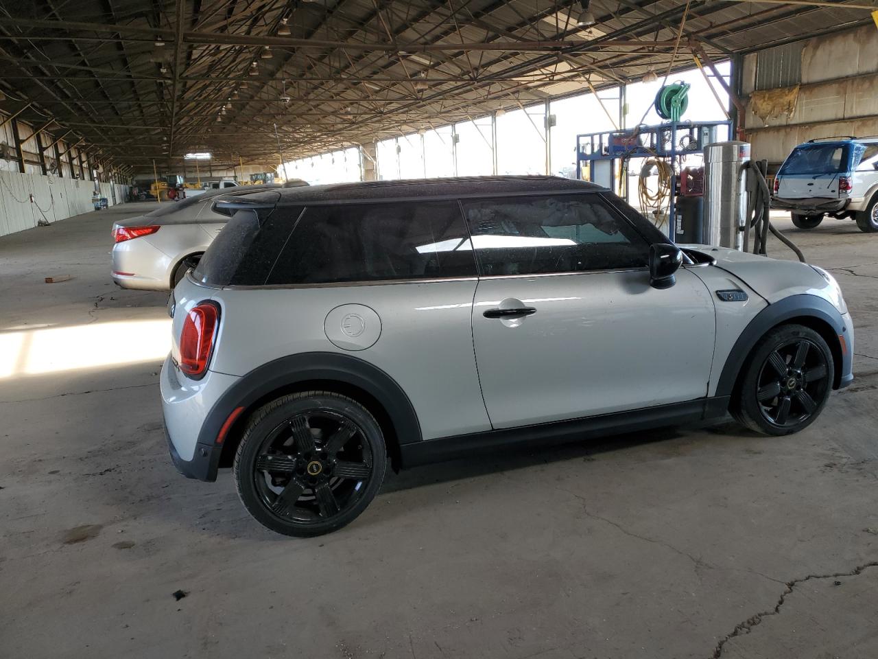 2022 MINI COOPER SE VIN:WMW13DJ08N2R93418
