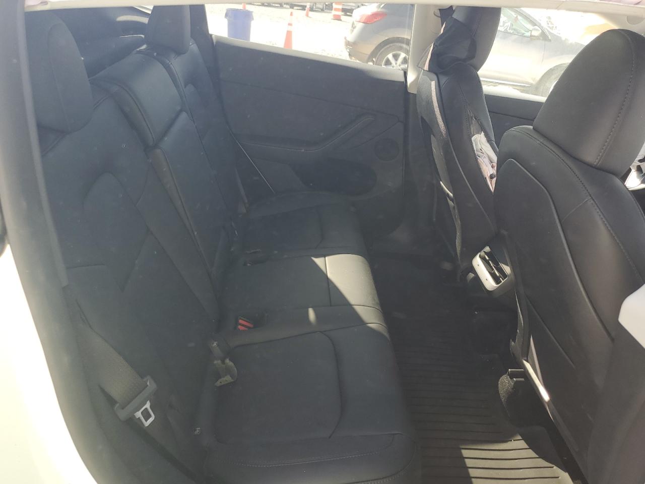 2024 TESLA MODEL Y  VIN:7SAYGDEE1RA279192