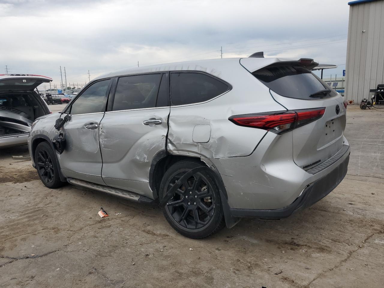 2022 TOYOTA HIGHLANDER L VIN:5TDZZRAH2NS557227