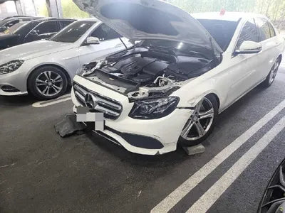 2016 Mercedes-Benz E 220 VIN: