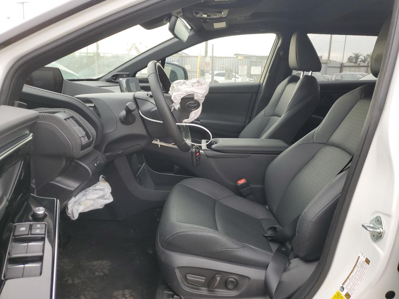 2023 TOYOTA BZ4X XLE VIN:JTMABACA0PA014400