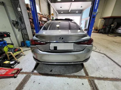 2018 Lexus ES 300 VIN: