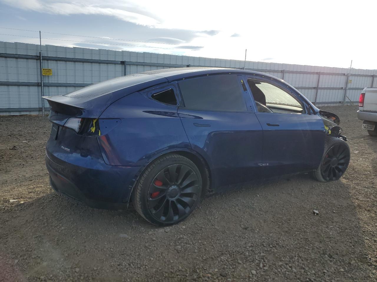 2022 TESLA MODEL Y  VIN:7SAYGDEF5NF520547