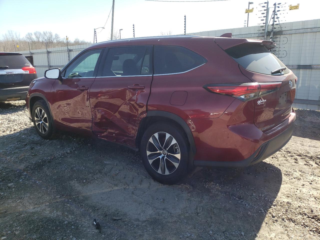 2022 TOYOTA HIGHLANDER XLE VIN:5TDGZRBH6NS573534