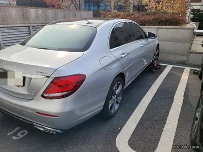 2017 Mercedes-Benz E 300 VIN: