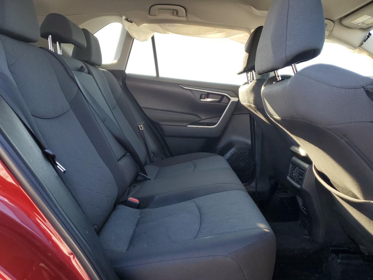 2022 TOYOTA RAV4 XLE VIN:2T3P1RFV9NW277221