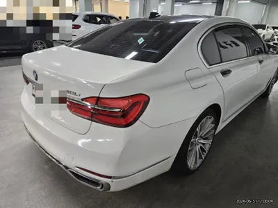 2016 BMW 750 VIN: