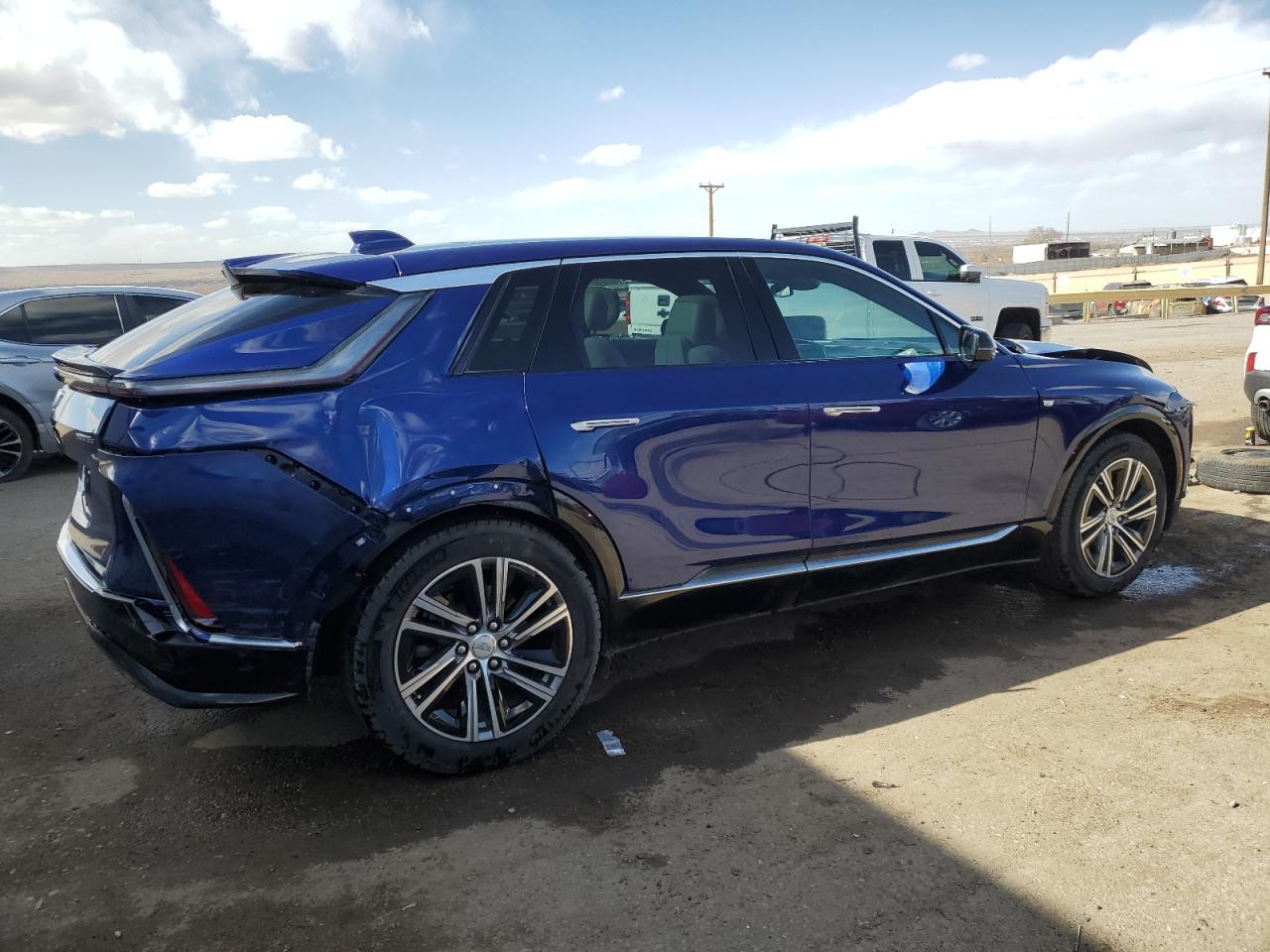 2024 CADILLAC LYRIQ LUXURY VIN:1GYKPPRL0RZ100077