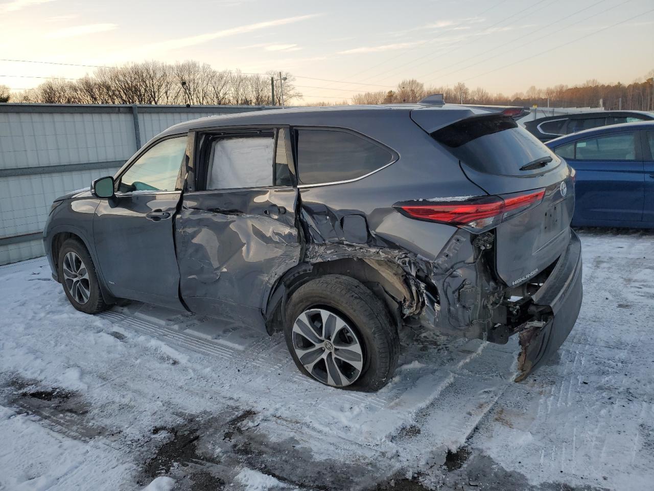 2022 TOYOTA HIGHLANDER HYBRID XLE VIN:5TDGBRCH1NS072747