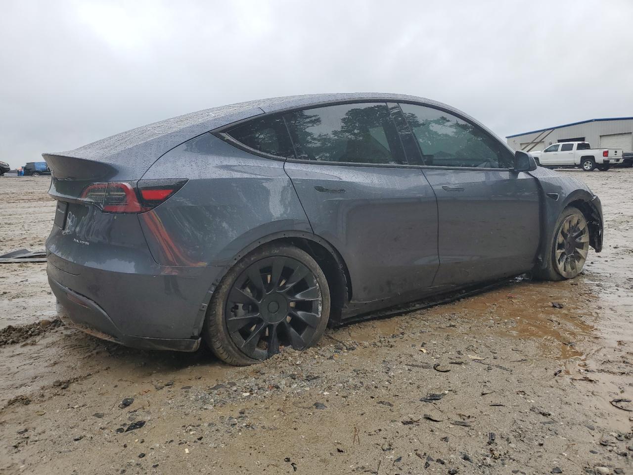 2023 TESLA MODEL Y  VIN:7SAYGDEE7PA147633