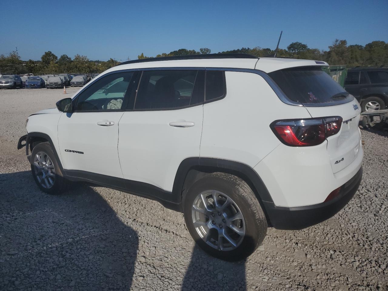 2024 JEEP COMPASS LATITUDE LUX VIN:3C4NJDFN0RT101200