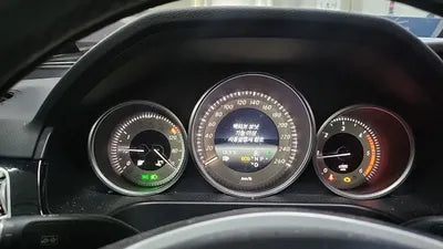 2016 Mercedes-Benz E 220 VIN: