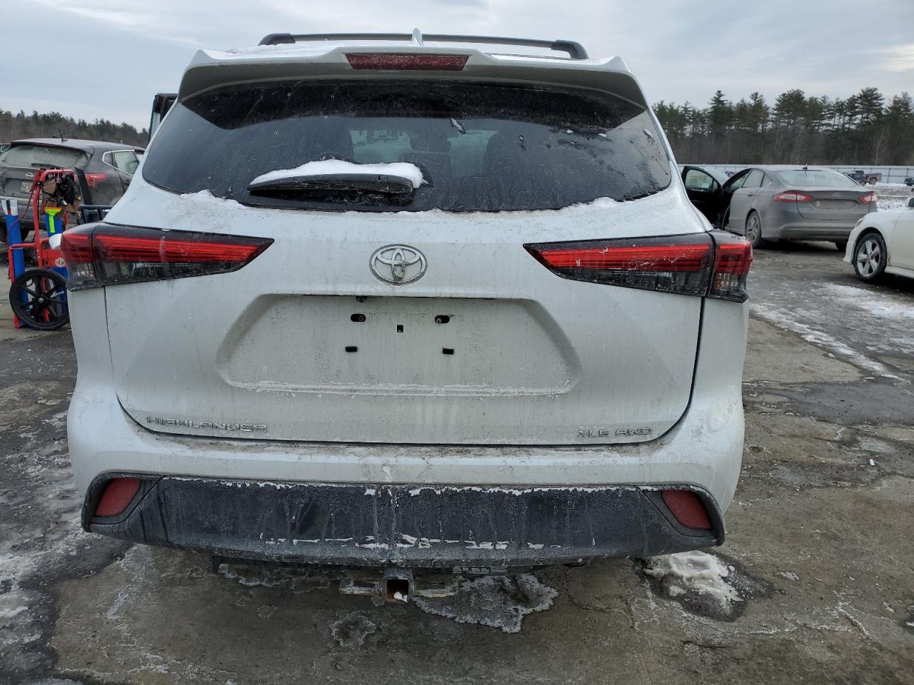 2022 TOYOTA HIGHLANDER XLE VIN:5TDHZRBH0NS246678