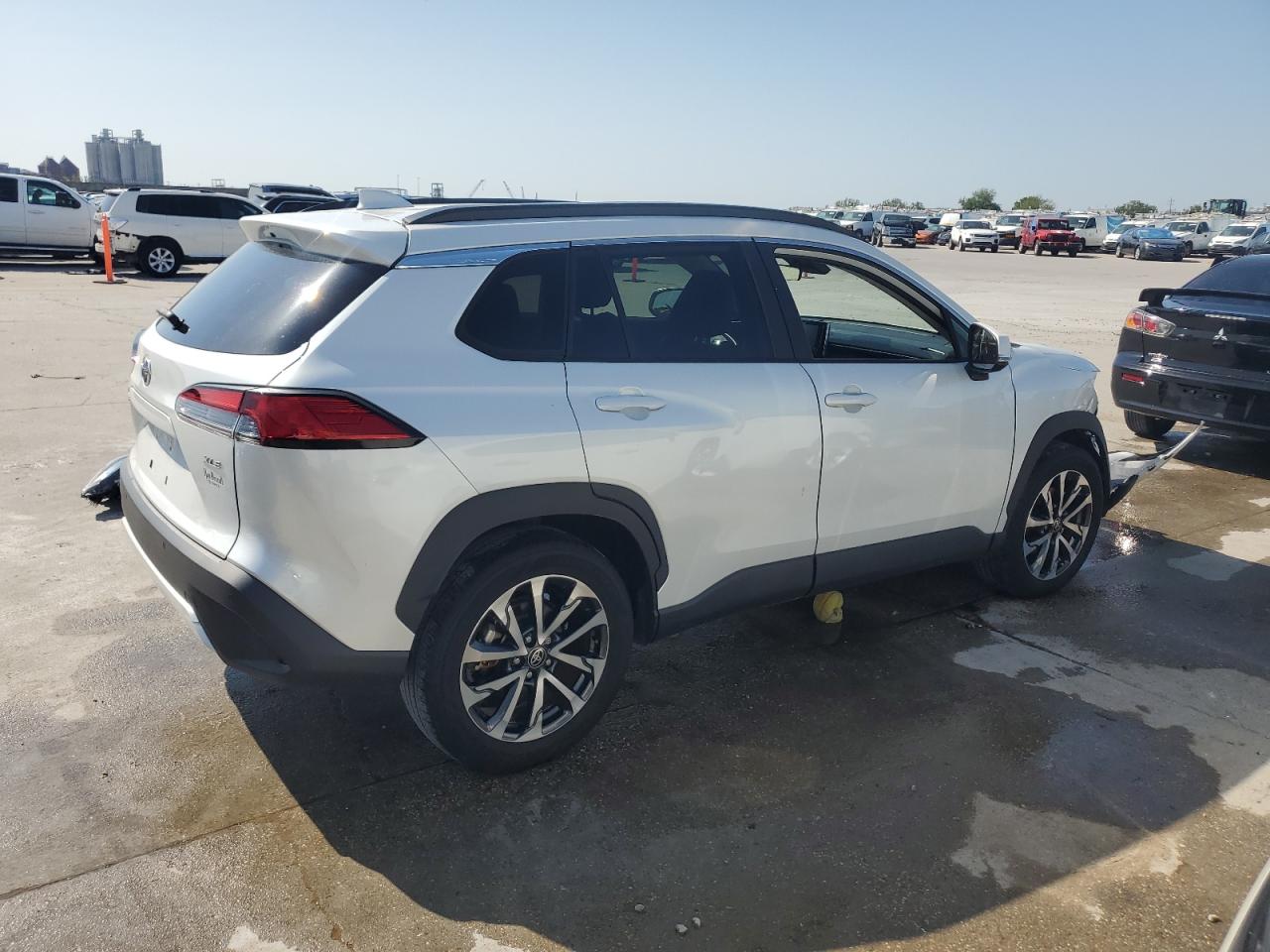 2022 TOYOTA COROLLA CROSS XLE VIN:7MUDAAAG3NV001508