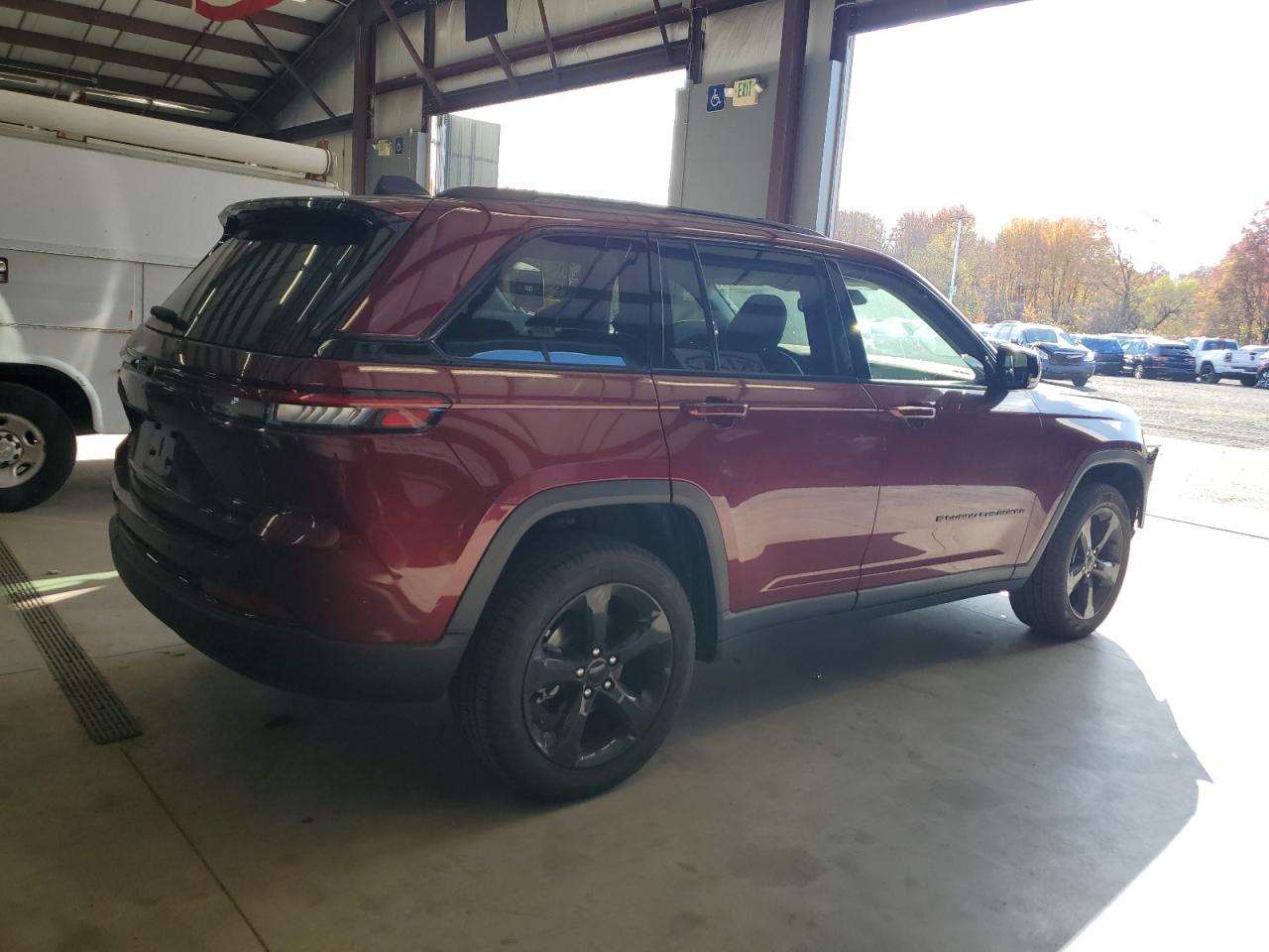 2023 JEEP GRAND CHEROKEE LIMITED VIN:1C4RJHBG5PC524041