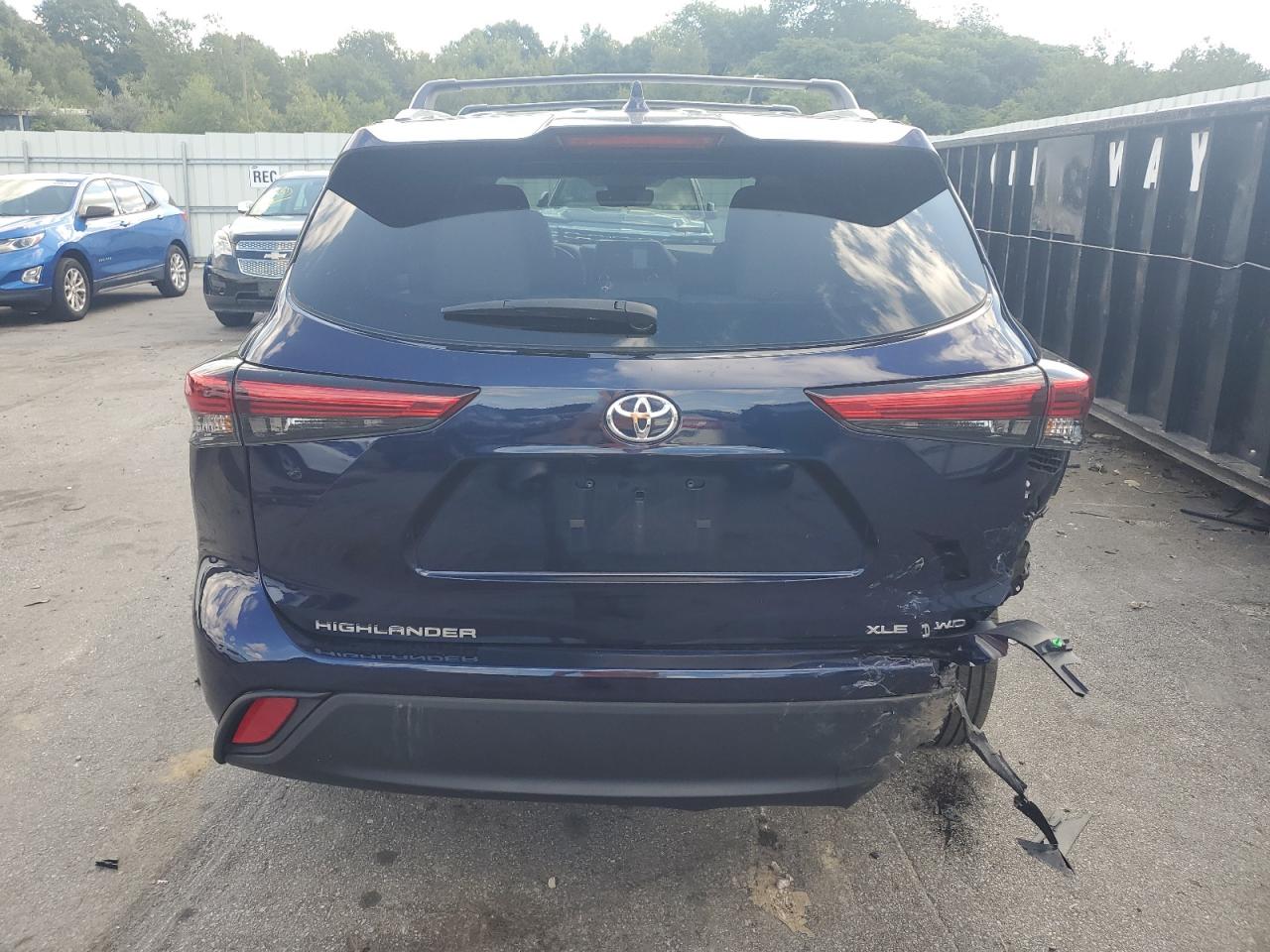 2022 TOYOTA HIGHLANDER XLE VIN:5TDHZRBH9NS206812