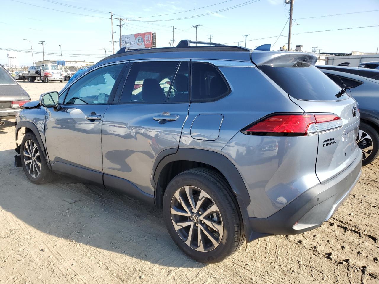 2022 TOYOTA COROLLA CROSS XLE VIN:7MUDAAAG7NV013189