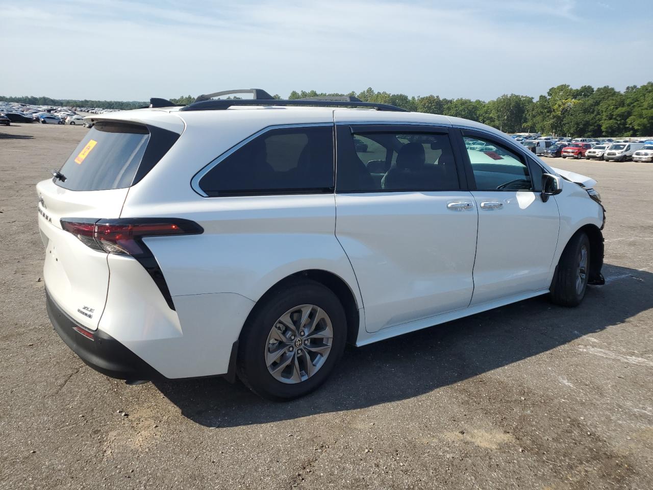 2024 TOYOTA SIENNA XLE VIN:5TDYRKEC4RS203572