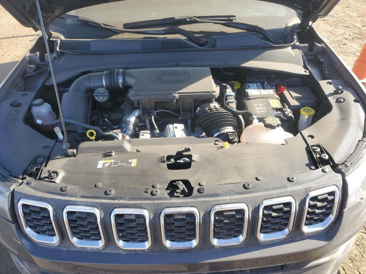 2024 JEEP COMPASS LATITUDE LUX VIN:3C4NJDFNXRT131076