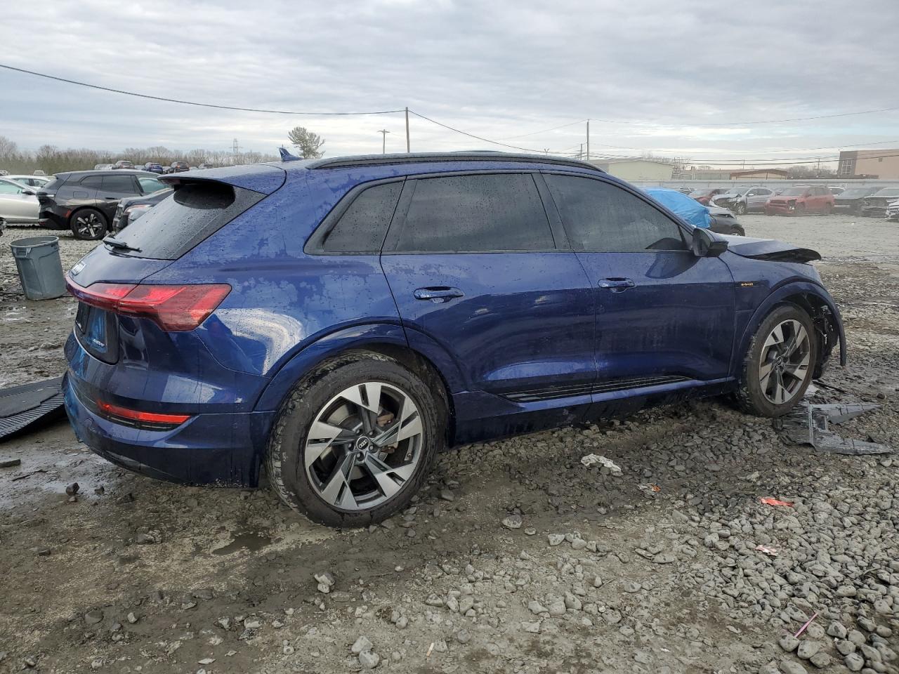 2022 AUDI E-TRON PREMIUM VIN:WA1AAAGE7NB005033