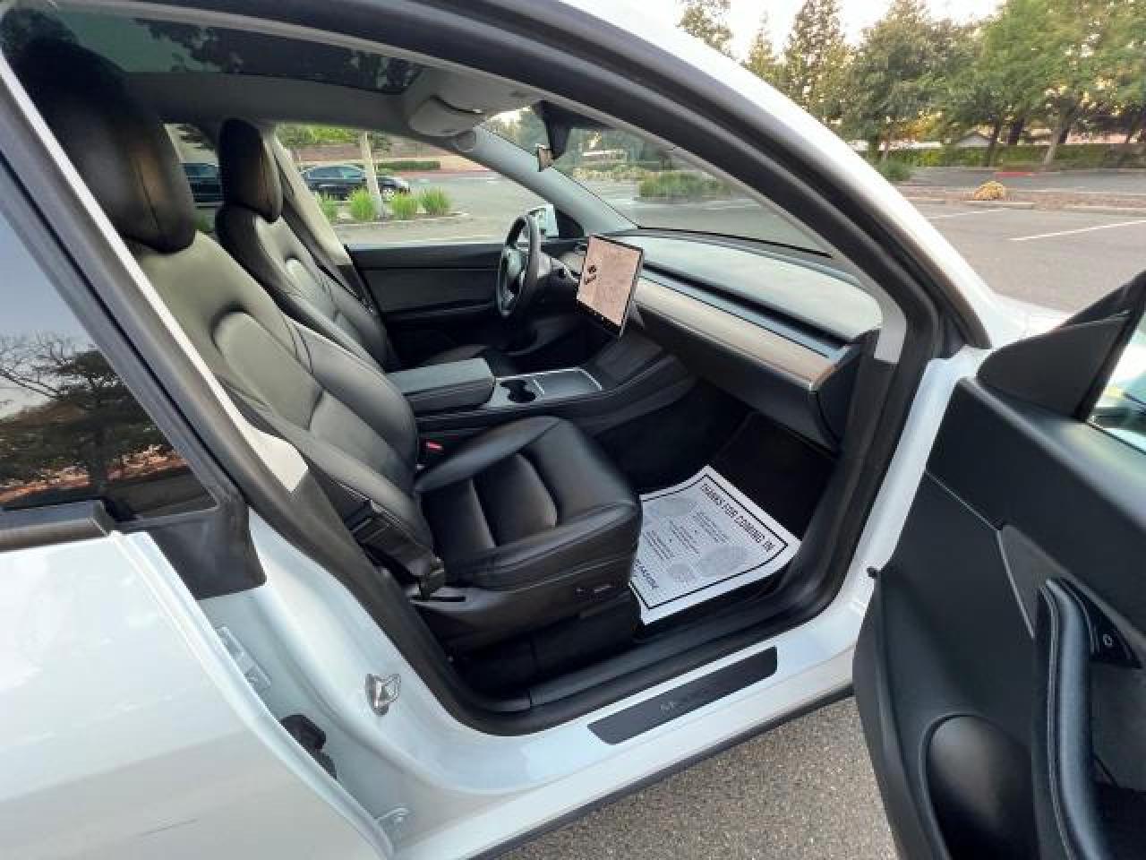 2022 TESLA MODEL Y  VIN:7SAYGDEF6NF343071