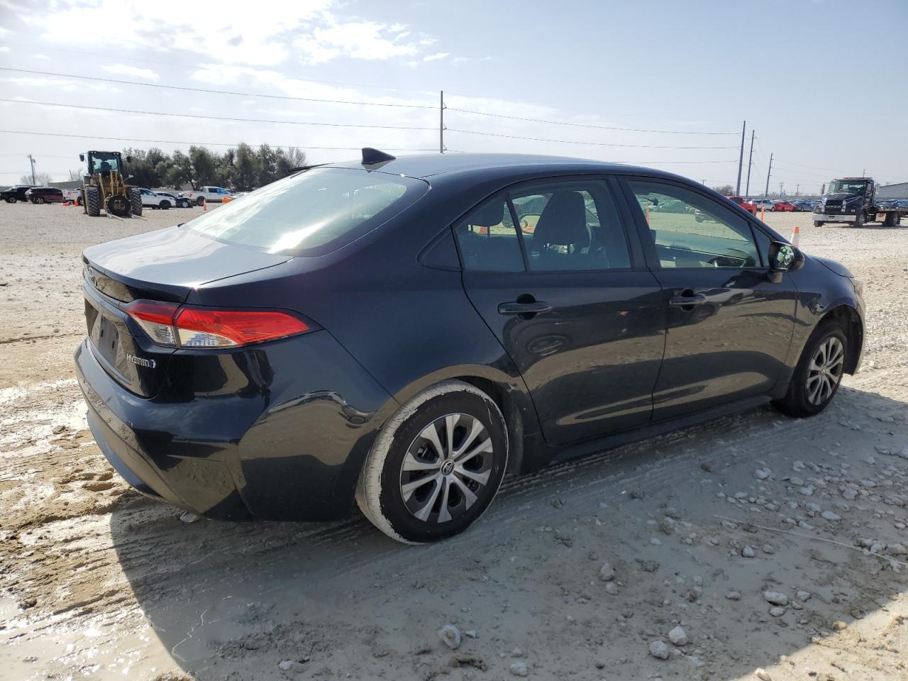 2022 TOYOTA COROLLA LE VIN:JTDEAMDE2NJ057947