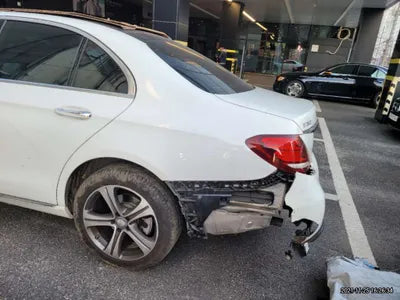 2016 Mercedes-Benz E 300 WDDZF4KB9HA108365 VIN:WDDZF4KB9HA108365