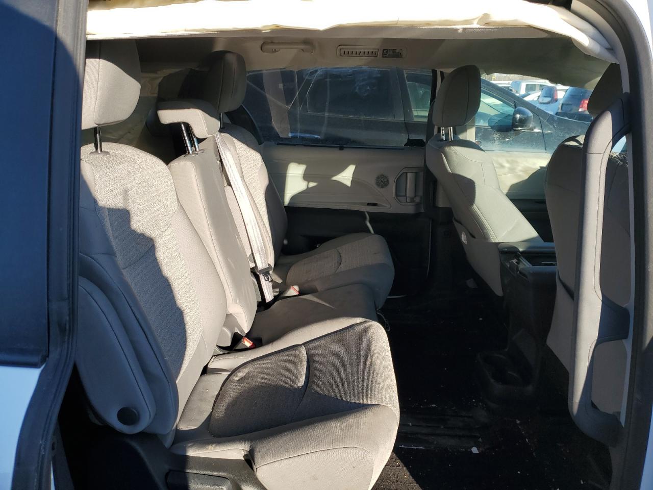 2024 TOYOTA SIENNA LE VIN:5TDGSKFC4RS112719