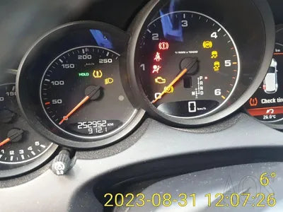 2015 Porsche Cayenne VIN: