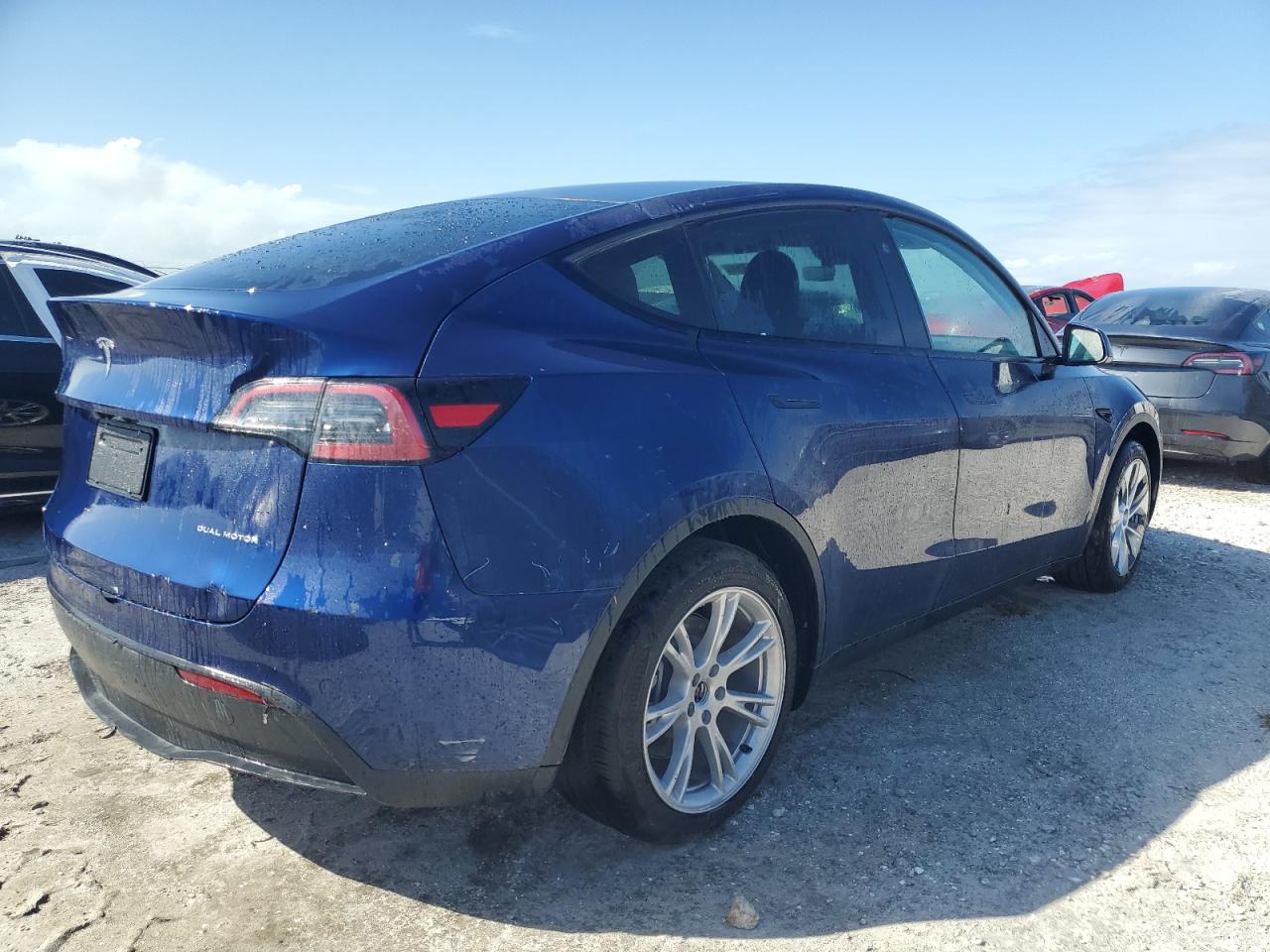 2023 TESLA MODEL Y  VIN:7SAYGDEE5PF976607