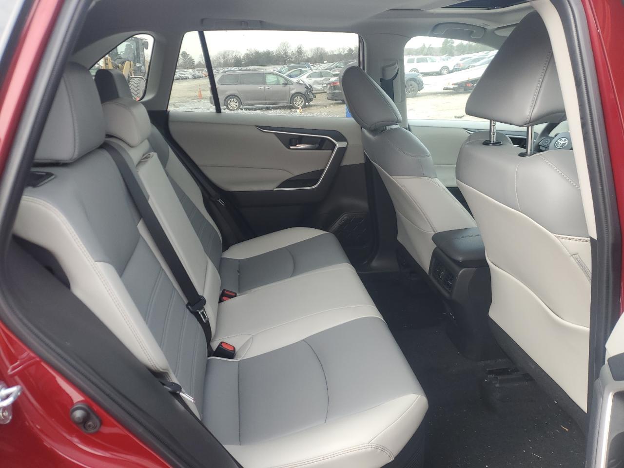 2024 TOYOTA RAV4 XLE PREMIUM VIN:2T3B6RFV1RW054110