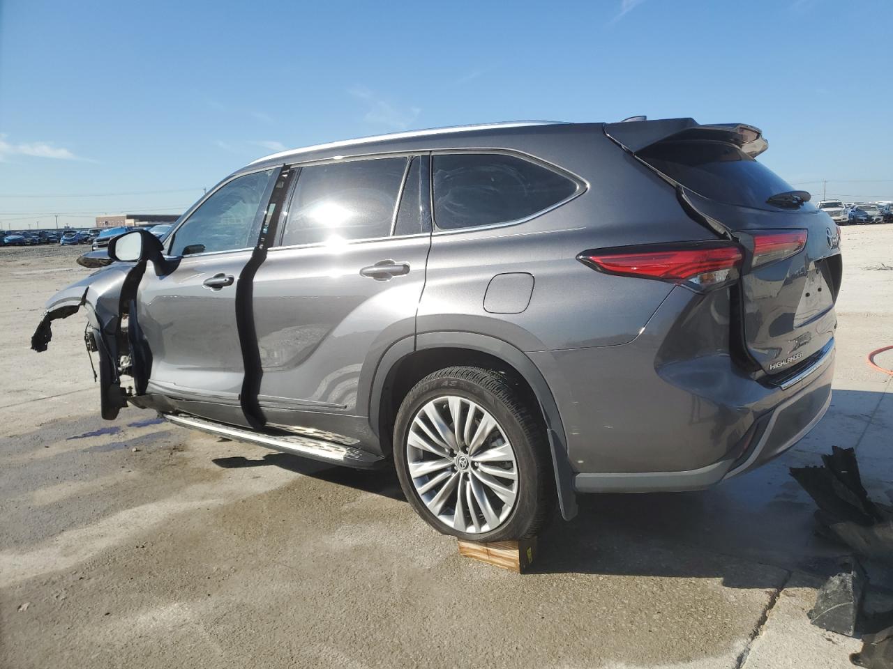 2022 TOYOTA HIGHLANDER PLATINUM VIN:5TDFZRAH4NS124236