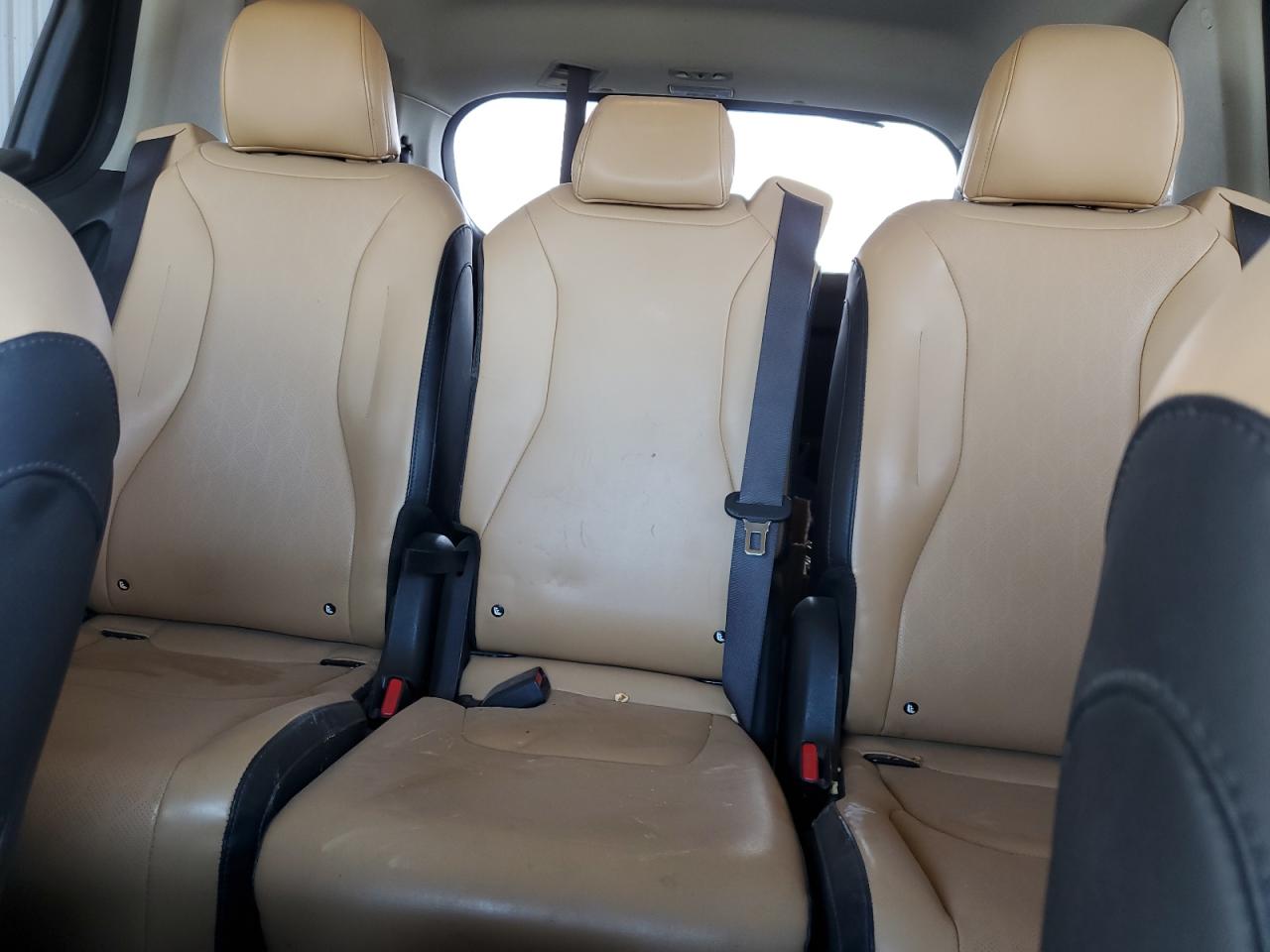 2022 KIA CARNIVAL LX VIN:KNDNB4H30N6156002