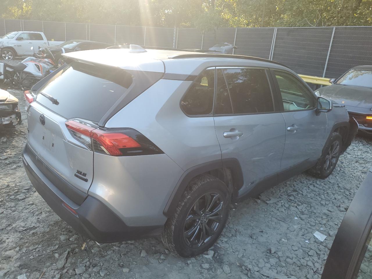 2022 TOYOTA RAV4 XLE PREMIUM VIN:JTMB6RFV5ND048950